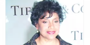 Howard U Students Calling For Phylicia Rashad To Be Fired From Her Dean Position After Insensitive Cosby Tweet