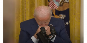 American Left Behind in Afghanistan Calls State Dept Saying ‘I have my passport in my hand right now’ And They Hung Up On Him