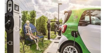 REPORT: In 2021, Electric Vehicles Reduced Gas Consumption By a Teensy Less Than 1%