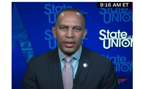 Former WH Press Secretary Sean Spicer Blasts CNN’s Jake Tapper On Not Questioning Hakeem Jeffries (D-NY) On Election Denial