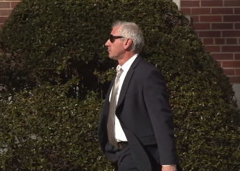 Ex-FBI Agent Who Destroyed Evidence In Case Against GOP Lawmaker Avoids Jail