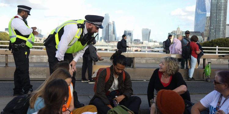 One Man Gets Tired of Vegetarian Climate Goons Blocking the Street Single-Handedly Takes Care of Business [HILARIOUS VIDEO]