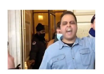 Video Shows Capitol Police Holding Door Open to Allow Protesters to Enter Capitol and Then DOJ Arrests 250 People for Entering the Building