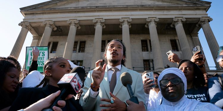 Video of Reinstated Tennessee Legislator Justin Jones Holding Up and Assaulting Driver During BLM’s ‘Summer of Love’
