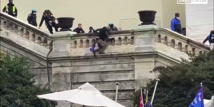 Attempted Murder: Officer Bryant Williams Identified as DC Cop Who Pushed Trump Supporter Derrick Vargo Off 2-3 Story Ledge on Jan. 6
