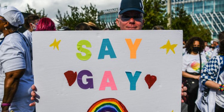 Armenian Men Give Antifa and Leftists a Real Beating in Glendale, California