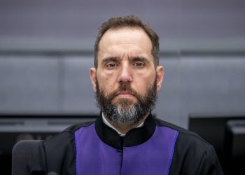 Newsmax Host Takes to Live TV to Show How Seized Trump Classified Docs Fit Into One Box