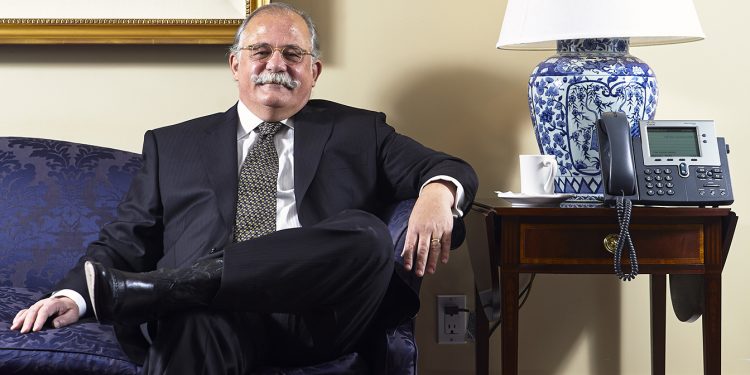 Ex-White House Lawyer and Trump Critic Predicts Supreme Court Ruling in Favor of Trump 9-0