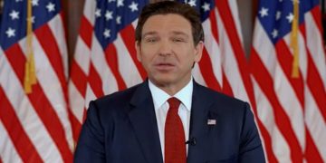 DeSantis Steps Down from GOP Race, Throws Support Behind Trump (VIDEO)
