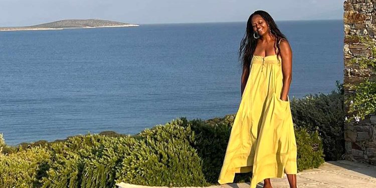 MAKE ROOM FOR MICHELLE:  Barack Obama Is Telling Joe Biden to Quit the 2024 Race