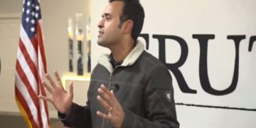 [VIDEO] Vivek Ramaswamy Destroys WaPo Reporter for Asking a Brown Man the Gotcha Question If He Condemns White Supremacy