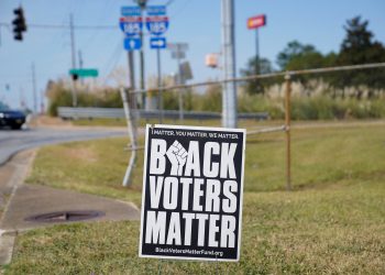 Fed Up Chicago Residents Chant ‘Go Red!’ and ‘No More Blue, No Matter Who’