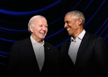 Obama Helps Biden Off Stage After Awkward Hollywood Fundraiser Moment