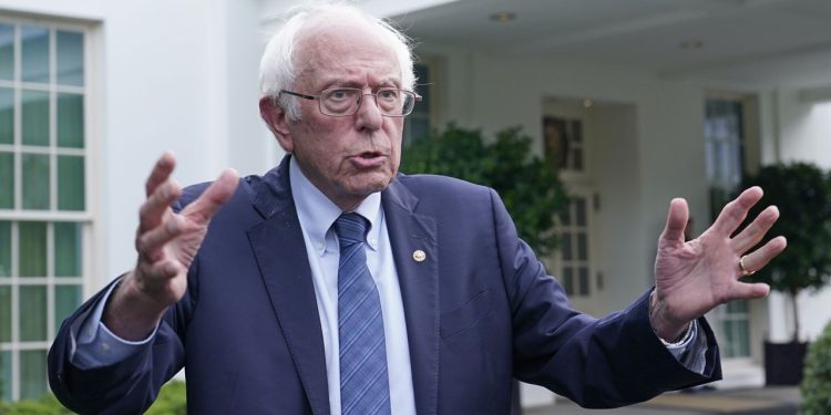 Bernie Sanders Admits Kamala Harris is Still a Commie, Pretends She Isn’t to Get Votes