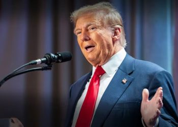 Trump Considers Replacing White House Press Corps with Independent Media Giants