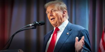 Trump Considers Replacing White House Press Corps with Independent Media Giants