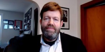 Frank Luntz Says ‘Democrats Are Much Worse’ Than Trump At Communication