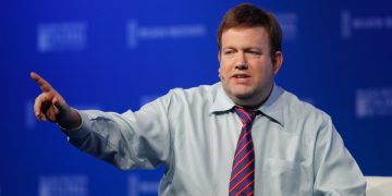 Frank Luntz Says It’s Unprecedented That Trump Supporters ‘Staying Firm’ Despite Economic ‘Pain’