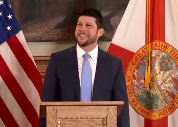 Under Threat of Contempt, Florida Attorney General Rebuffs Obama Judge’s Order to Stand Down Against Arresting Illegals